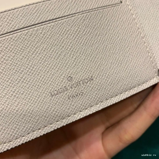 WIS MULTIPLE WALLET LOUIS VUITTON 1110